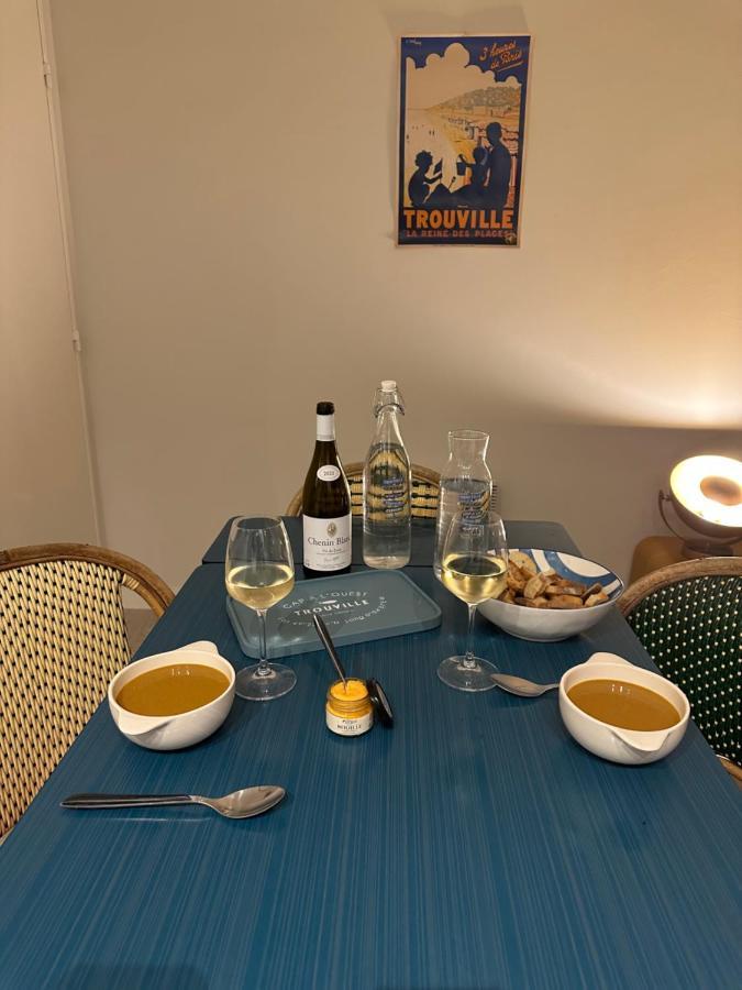 Apartmán Appart Lumineux Avec Vue Sur Mer A 180 Degres Trouville-sur-Mer Exteriér fotografie